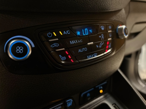 FORD TOURNEO COURİER 1.5 TDCİ TİTANİUM PLUS 12 TAKSİT