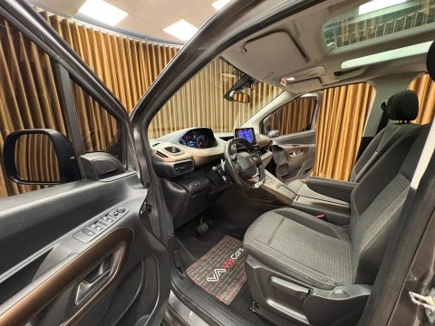 PEUGEOT RİFTER 1.5 BLUEHDI GT CAM TAVAN HATASIZ BOYASIZ 12 TAKST