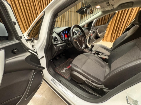 OPEL ASTRA 1.3 CDTI COSMO TESLA EKRAN HATASIZ BOYASIZ 12 TAKSİT