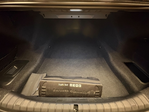 BMW 520İ SPECİAL EDİTİON M SPORT CARBON SCHWARZ HATASZ 12 TAKSİT