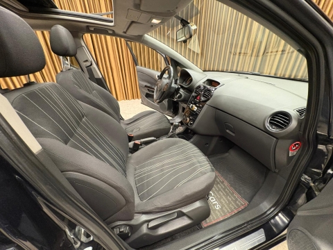 OPEL CORSA 1.4 ENJOY 111.YIL OTOMATİK CAM TAVAN 12 TAKSİT