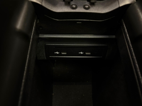 MERCEDES-BENZ GLB 200 AMG+ 4 MATİC CAM TAVAN HATASIZ 12 TAKSİT